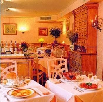 Отель Hotel Le Grand Noble