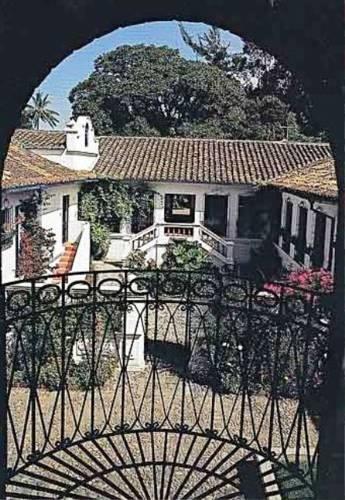 Отель Hacienda Cusin