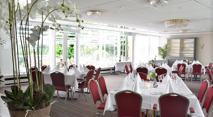 Отель Fletcher Hotel Restaurant De Witte Raaf