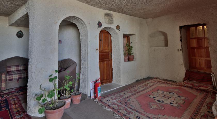 Cave Life Pension