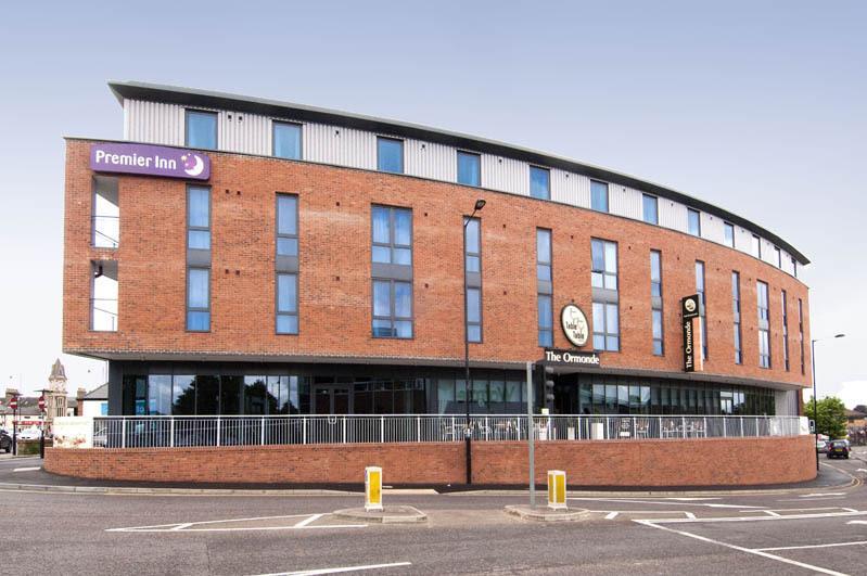 Отель Premier Inn Newmarket