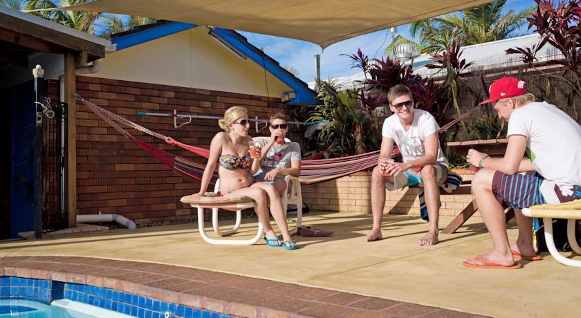 Хостел Ozzie Pozzie Backpackers - Port Macquarie YHA