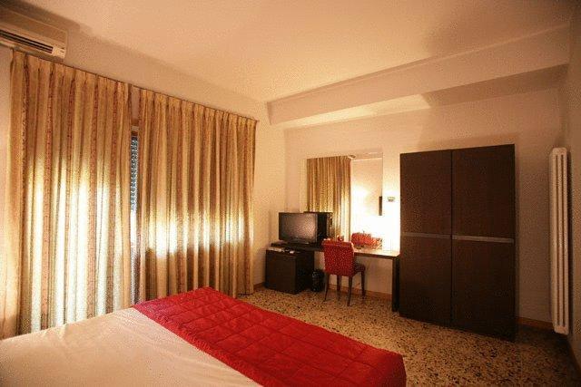 Отель Hotel Piazza Marconi
