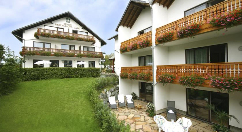Отель LandKomfort Hotel Hof Elsenmann