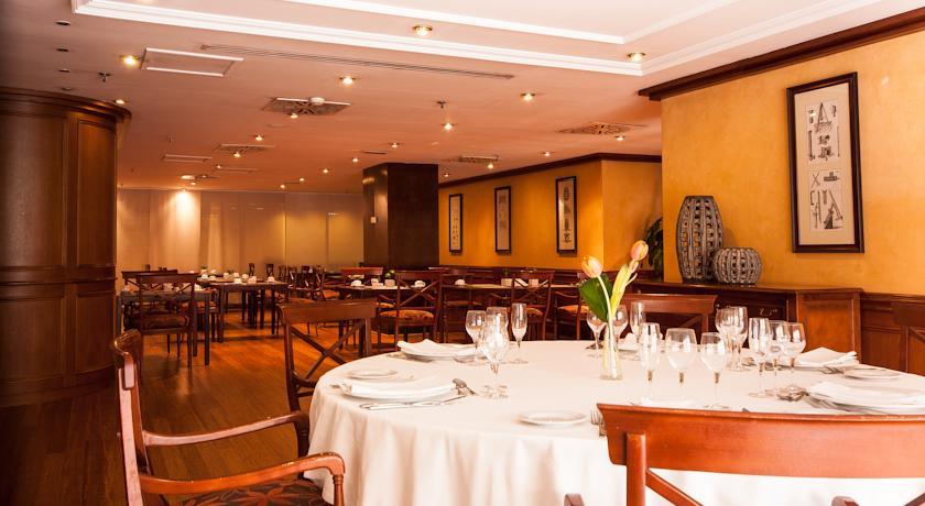Отель Meliá Zaragoza