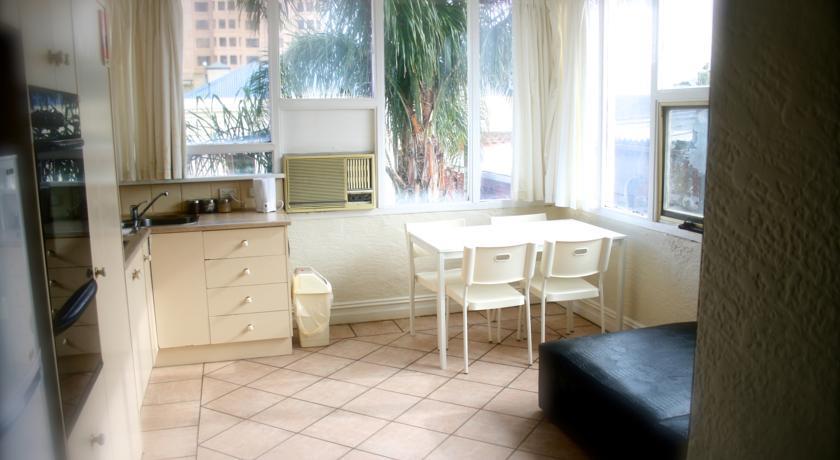Glenelg Beach Hostel