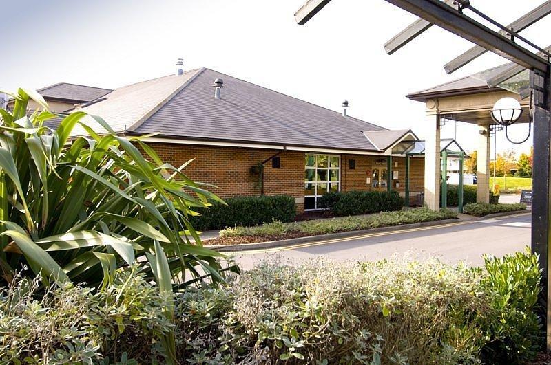 Отель Premier Inn Bracknell Central