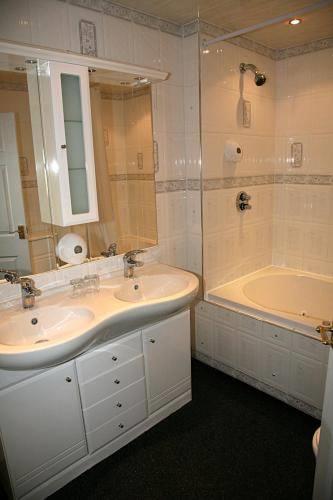 Отель Bessemer Hotel