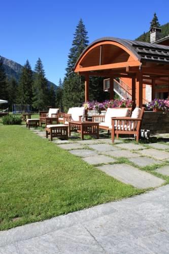 Отель Le Rocher Hotel