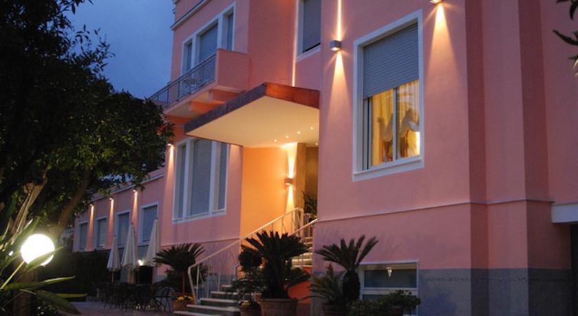 Отель Hotel Napoleon