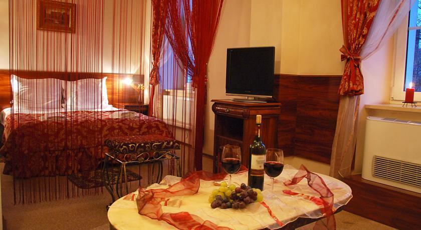 Old Time Hotel