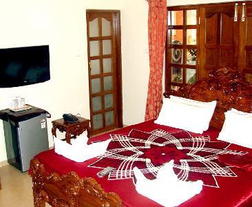 Отель Mayflower Beach Resort