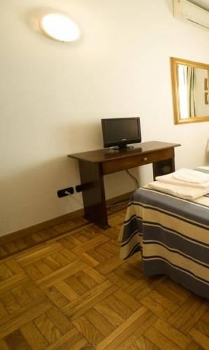 Отель Albergo La Piazzetta
