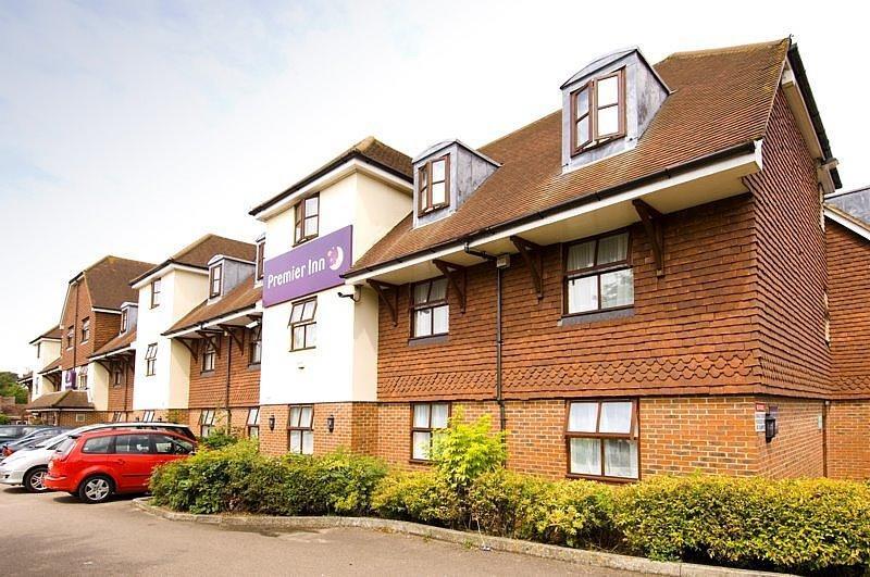 Отель Premier Inn London Gatwick Airport South (London Road)
