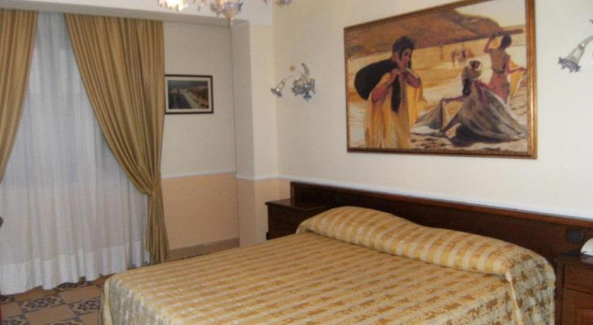 Отель Hotel U' Bais