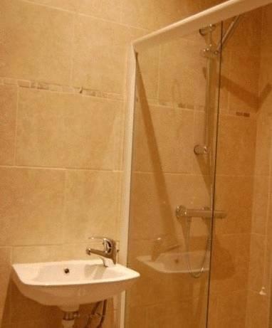 Отель The Bull and Bush Hotel Kingston