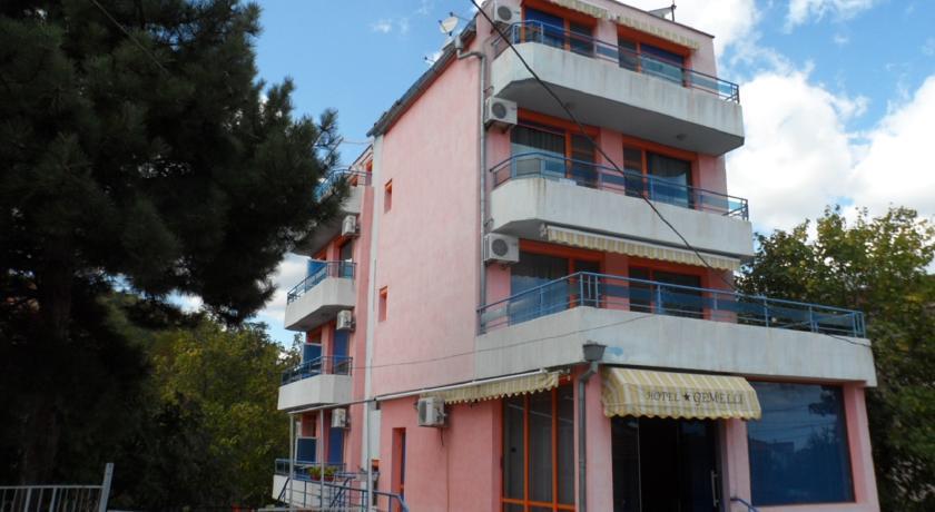Отель Hotel Djemelli