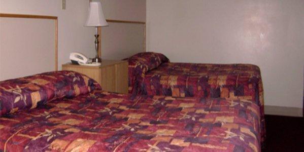 Отель Voyageur Motel