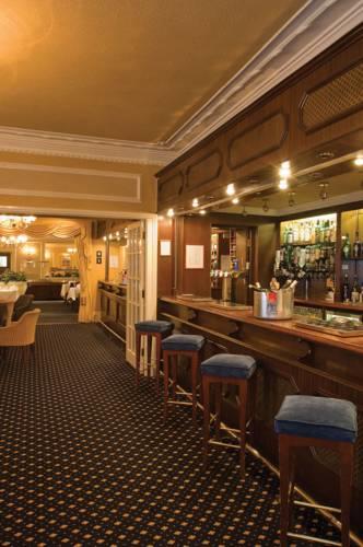 Отель The Royal & Fortescue Hotel