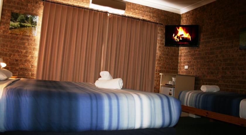 Отель The Ski Inn Motel