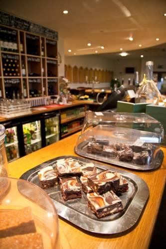 Отель Lanhydrock Hotel & Golf Club