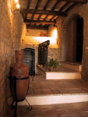 Отель Agriturismo La Farfalla Valmarino
