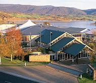 Отель Rydges Horizons Snowy Mountains