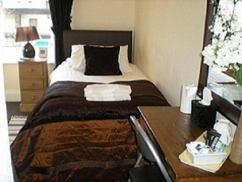 Мини-отель Elmswood Guest House