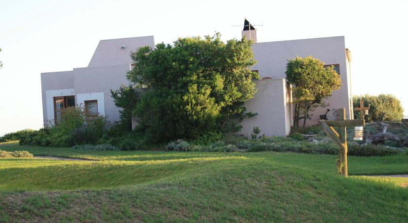 Отель Blue Bay Lodge