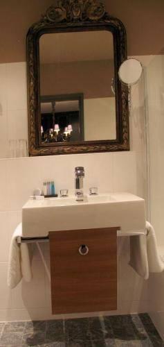 Отель l'Auberge Damhotel