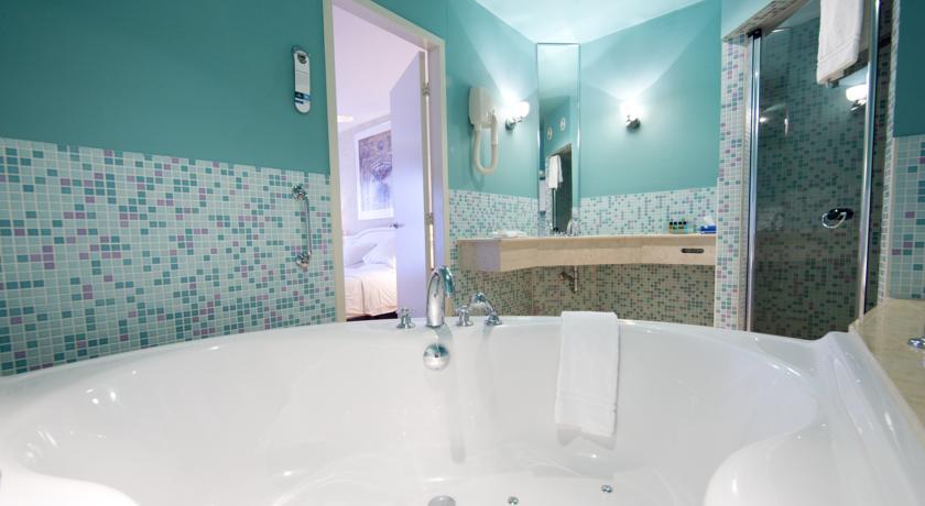 Отель Golden Tulip Heerlickheijd van Ermelo