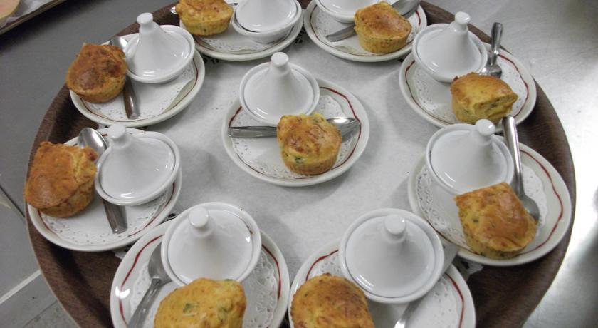 Отель Brit Hôtel Les Evens