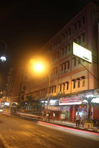 Отель Hotel Kesawan