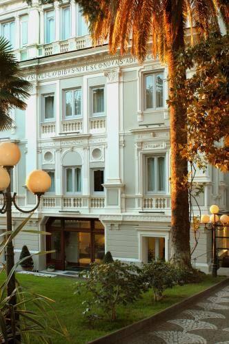 Отель Hotel Flora