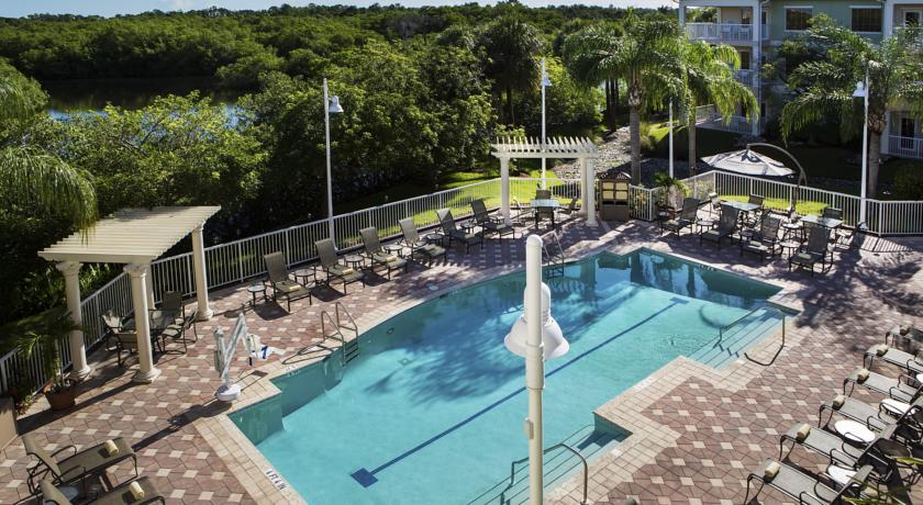 Отель DoubleTree Suites by Hilton Naples