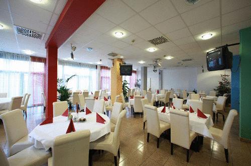 Отель Hotel Meazza