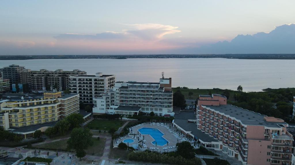 Отель Hotel Orfeu