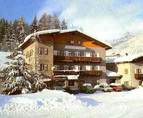 Отель Hotel Bernard