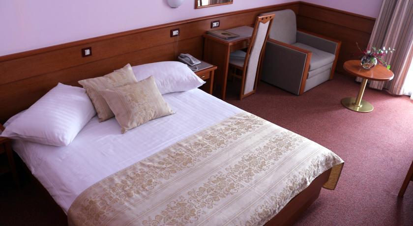 Hotel Kolovare