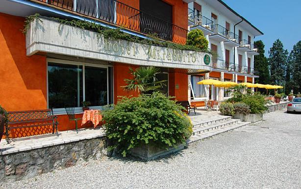 Отель Hotel Mirabello
