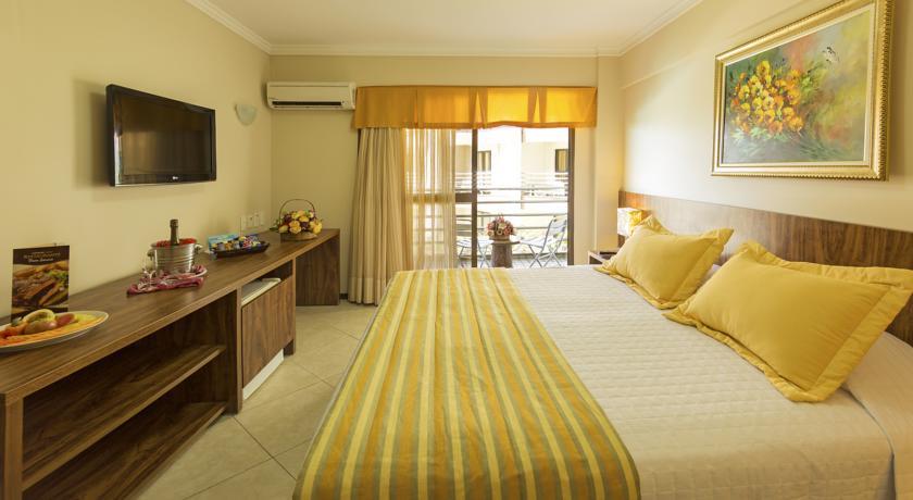 Отель Esmeralda Praia Hotel