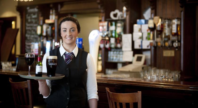 Отель Charlemont Arms Hotel