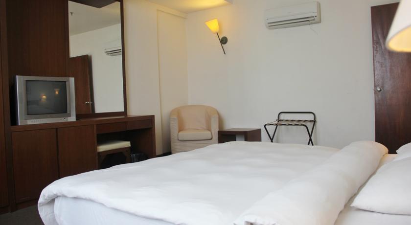 Отель The Krystal Suites, Penang