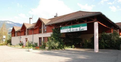 Отель Hotel Le Clos Du Lac