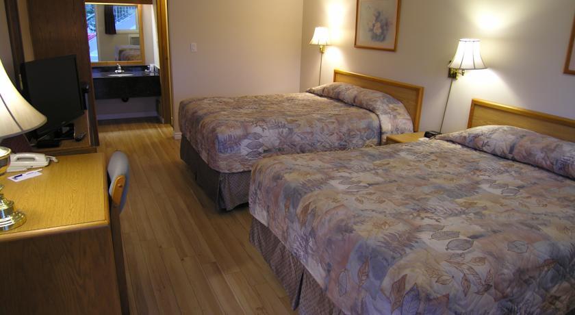 Отель Travelodge Salmon Arm