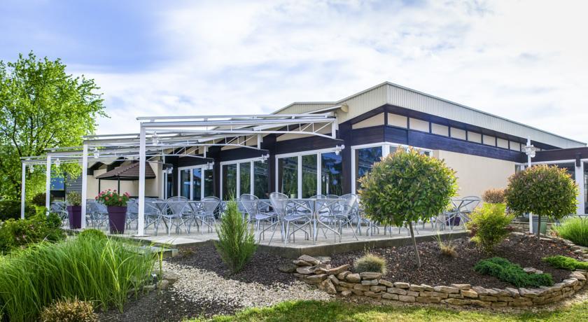Отель Novotel Dijon Sud