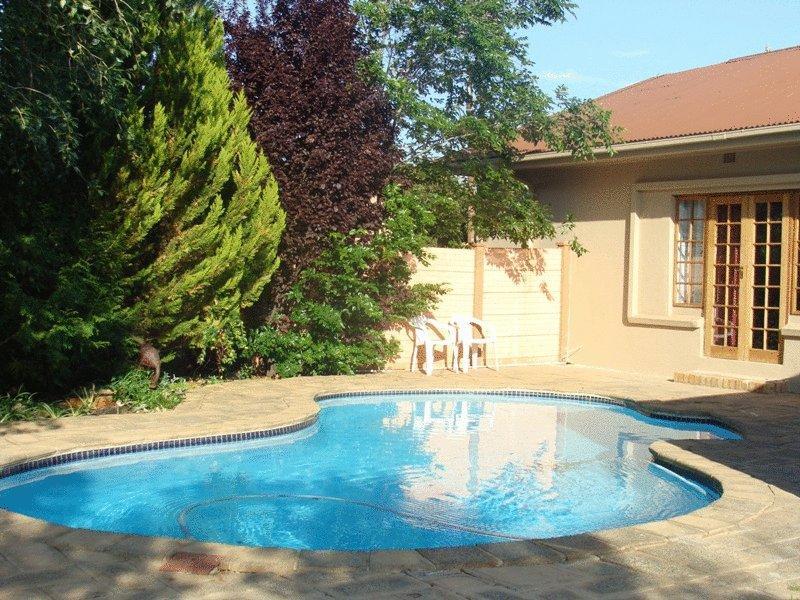 Гостевой дом Two Bells Guest House