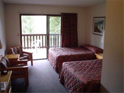Отель Helmcken Falls Lodge