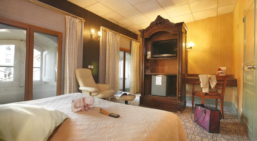 Отель Qualys-Hotel De Gramont