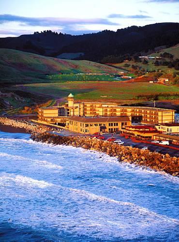 Отель Best Western PLUS Lighthouse Hotel